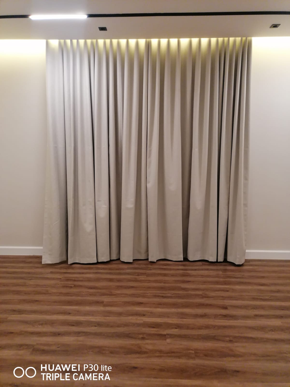 Curtains Installation