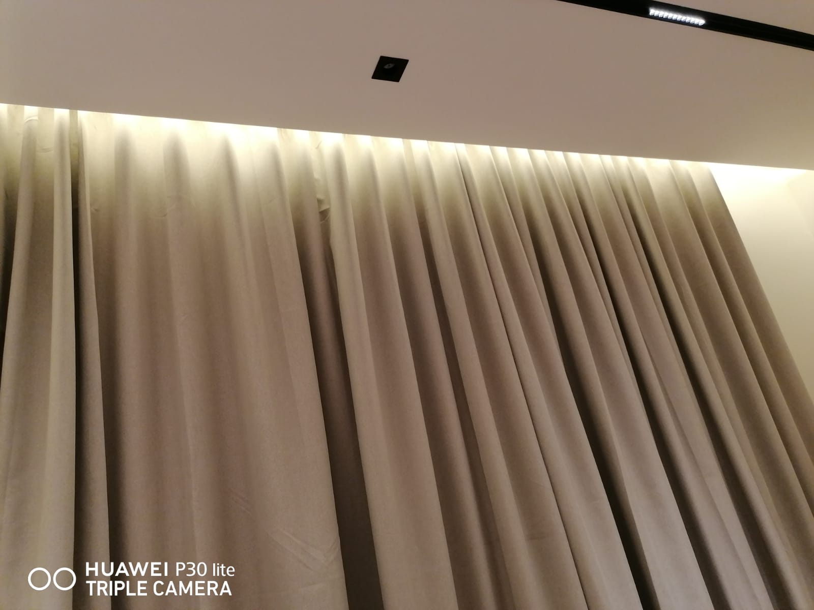 Curtains Installation