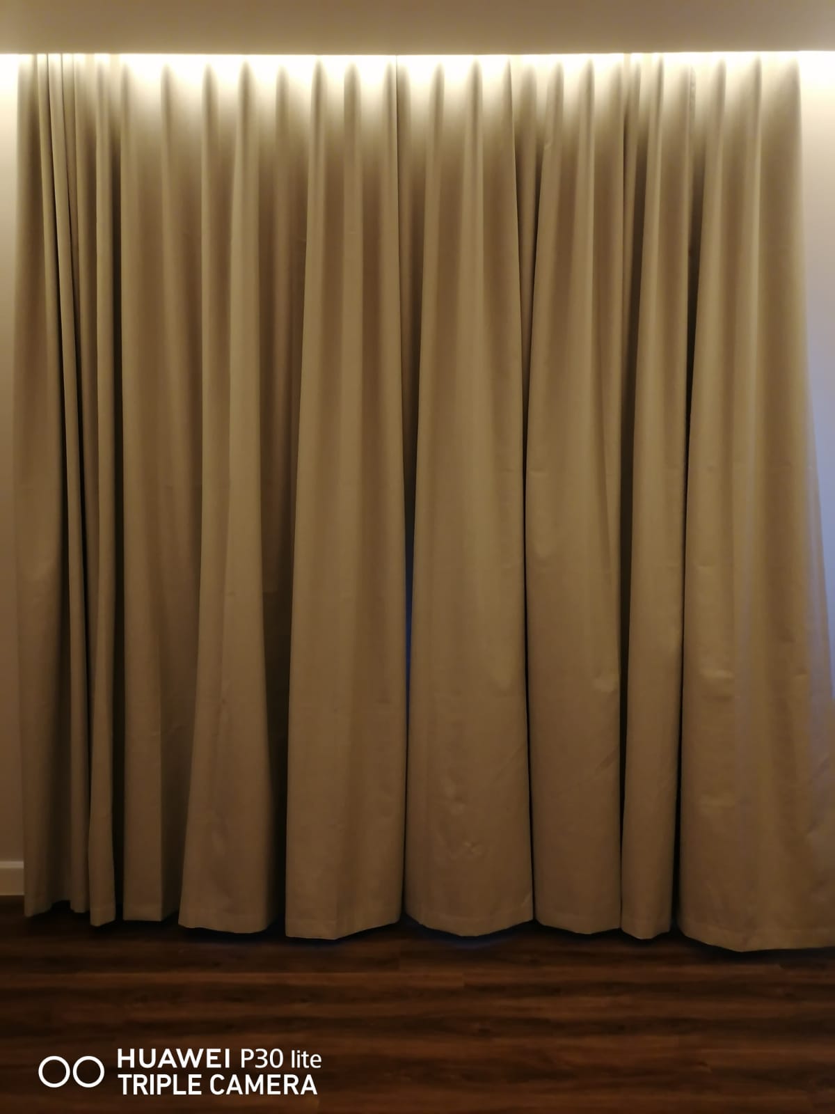 Curtains Installation