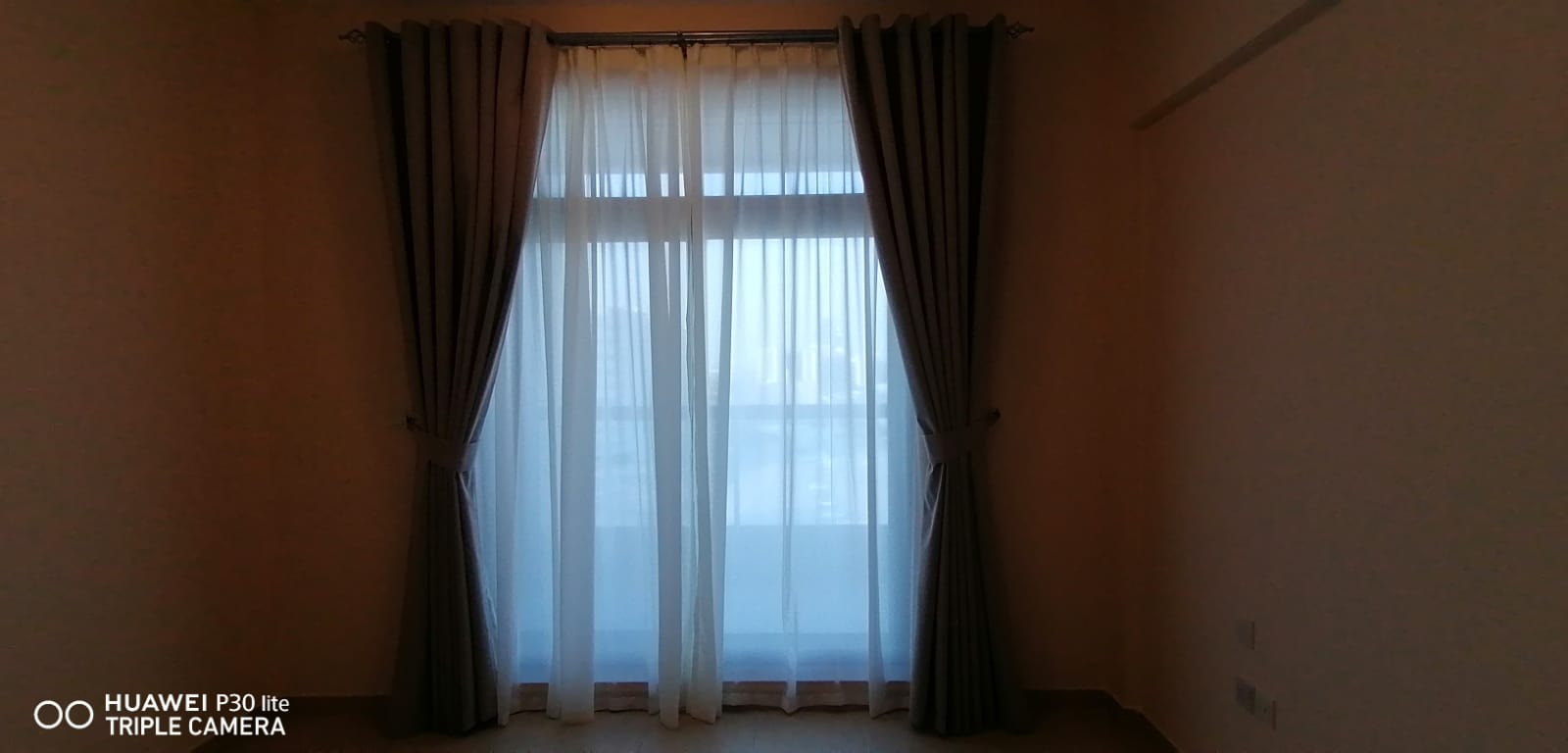 Curtains Installation