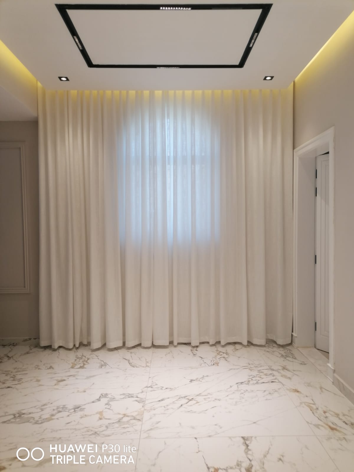 Curtains Installation